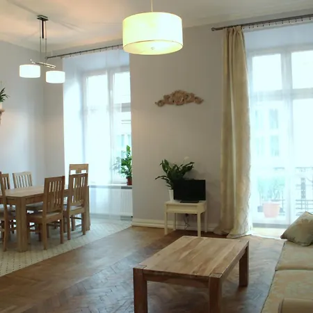 Apartment Golebia 3 *