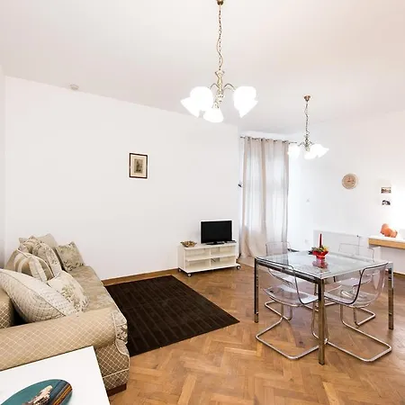 Apartment Golebia 3
