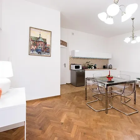 Apartment Golebia 3 *