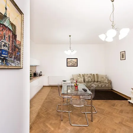 Golebia 3 Apartment