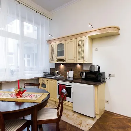 Apartment Golebia 3 *