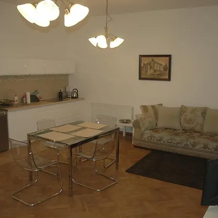 Apartment Golebia 3