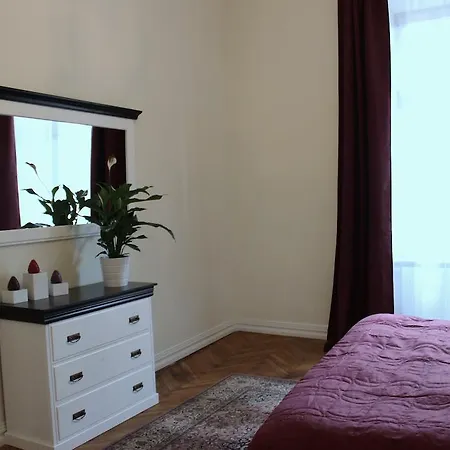 Apartment Golebia 3 *