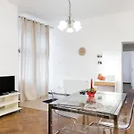 Golebia 3 Apartment *