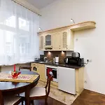 Apartment Golebia 3 *